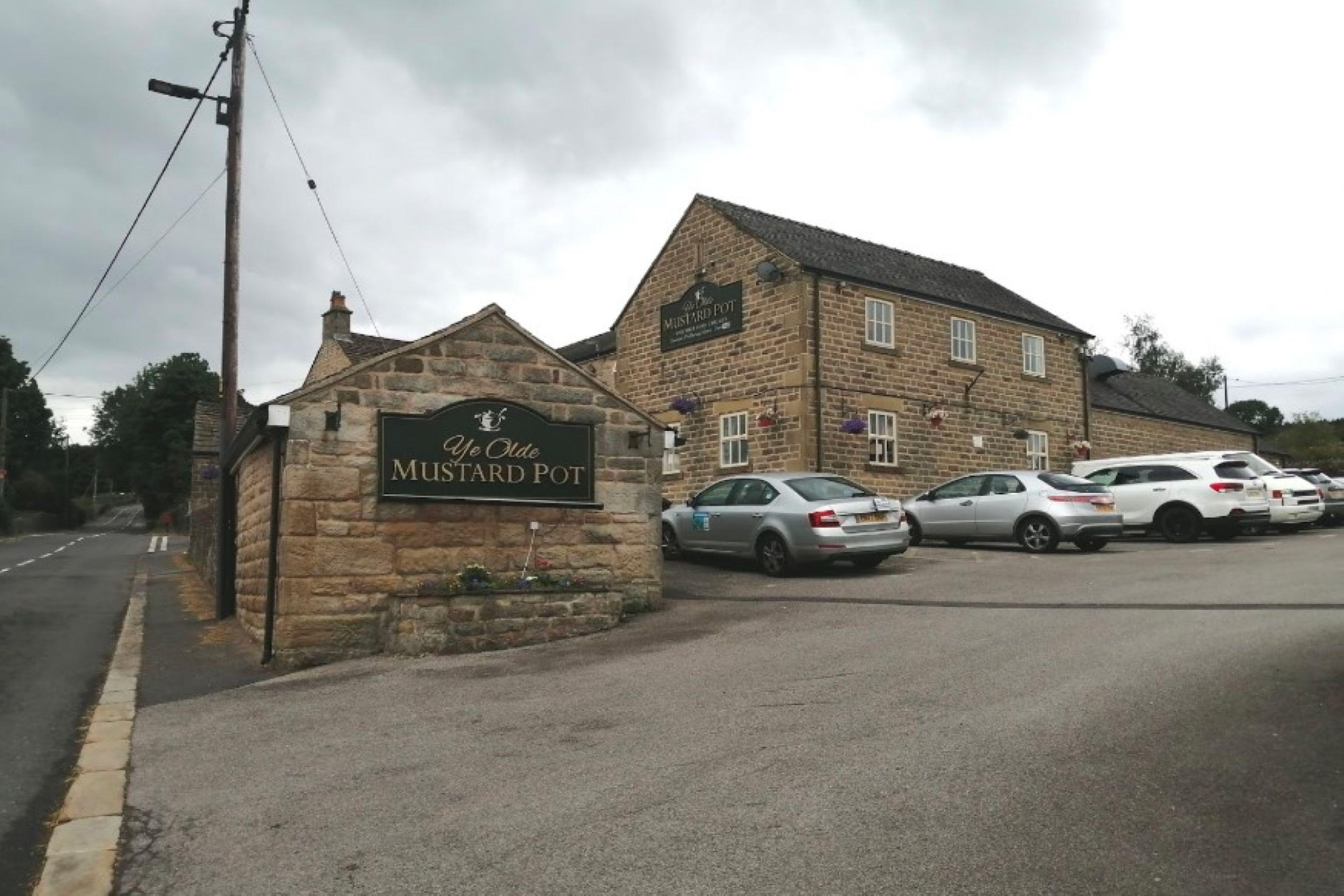 Ye Olde Mustard Pot Hotel Midhopestones Exterior photo
