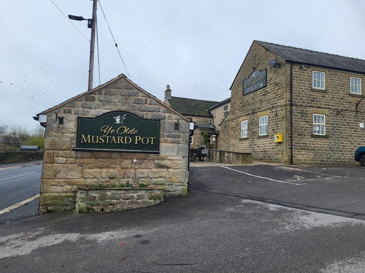 Ye Olde Mustard Pot Hotel Midhopestones Exterior photo